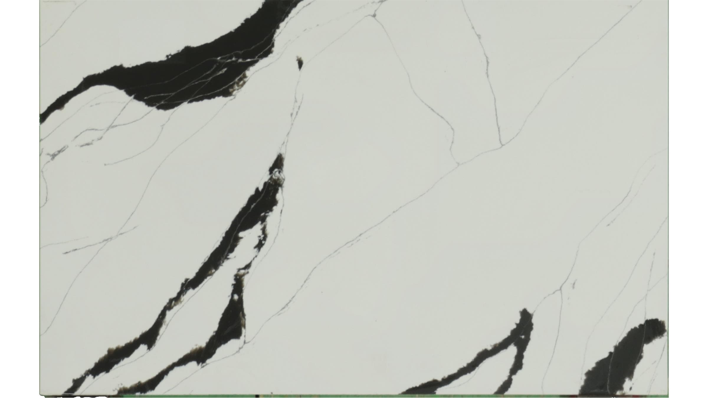 Unique Calacatta Black QUARTZ — item #4720